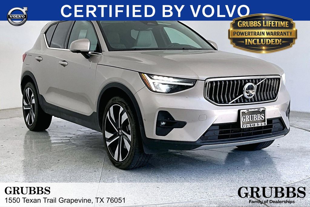 2023 Volvo XC40 B5 Plus Bright AWD's photo