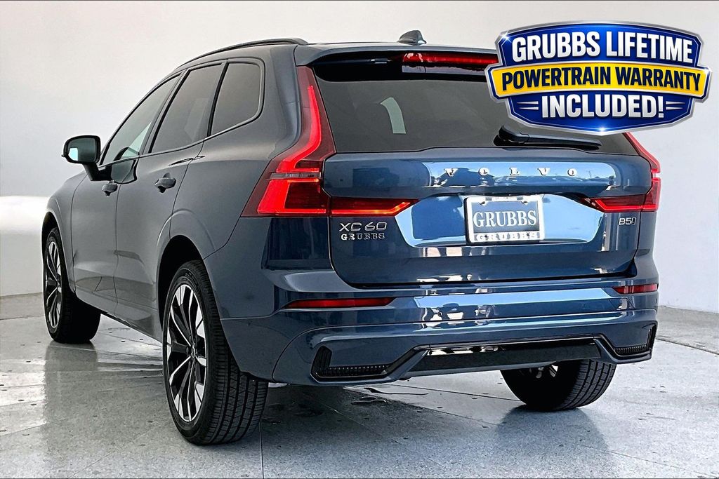 2026 Volvo XC60 B5 Plus Dark AWD's photo