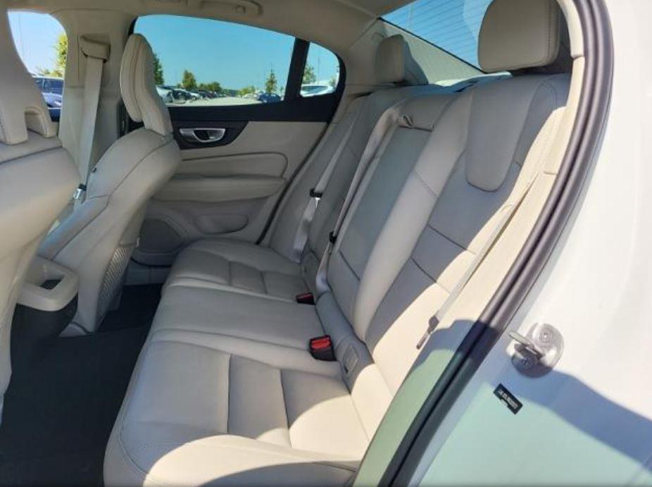 2024 Volvo S60 Plus photo 4