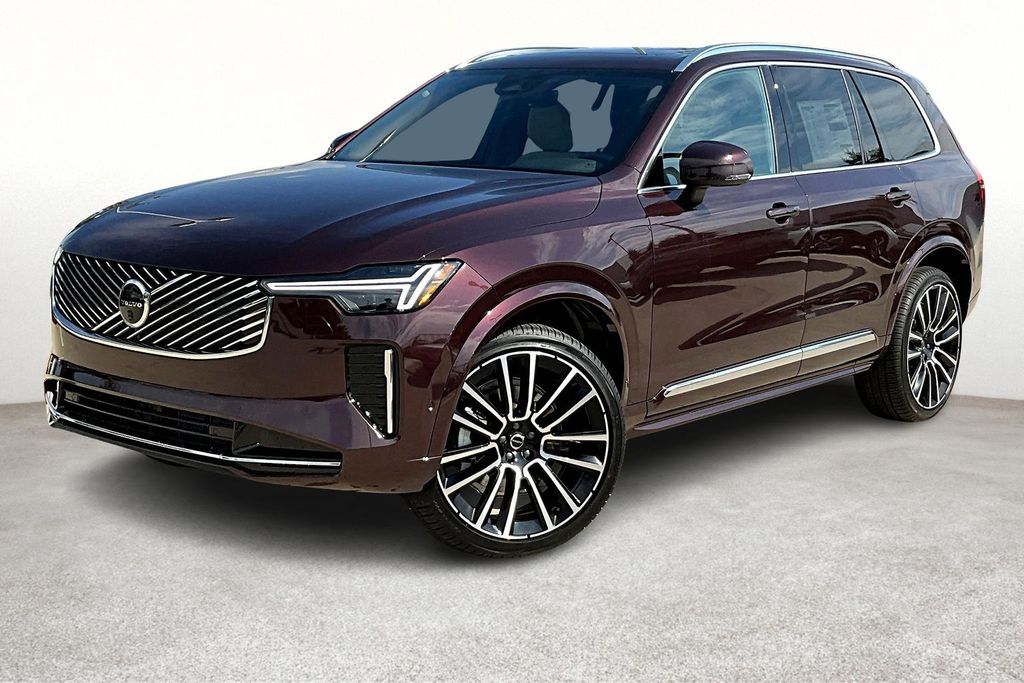 2026 Volvo XC90 Plus photo 2