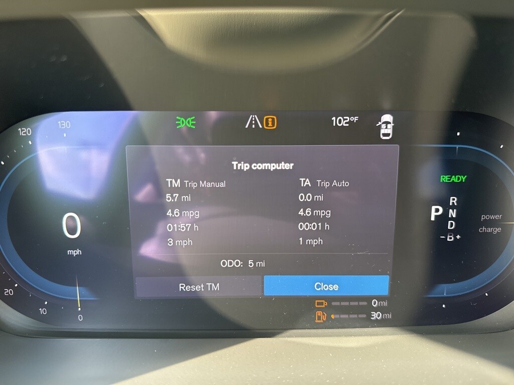 2025 Volvo XC60 Hybrid T8 Plus photo 2