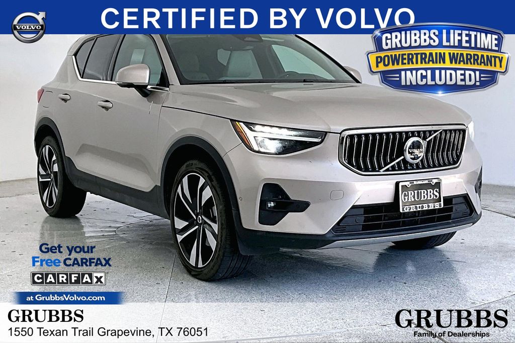 2023 Volvo XC40 B5 Plus Bright AWD's photo