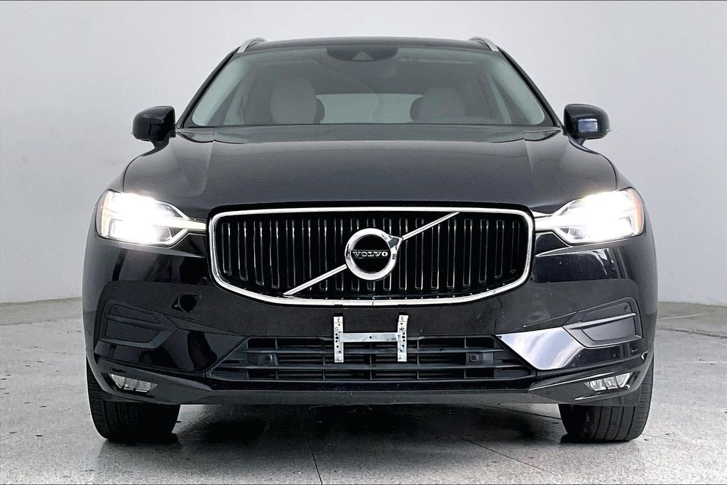 Used 2021 Volvo XC60 T5 Momentum SUV