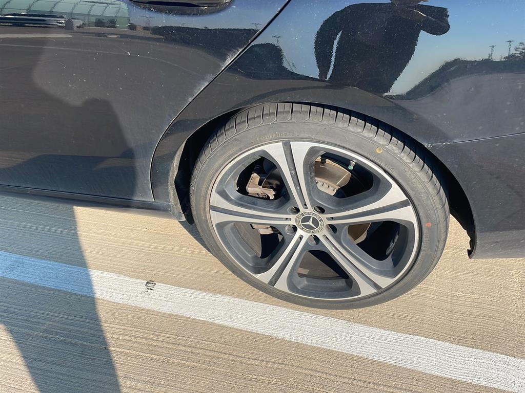 2022 Mercedes Benz C 300 photo 3