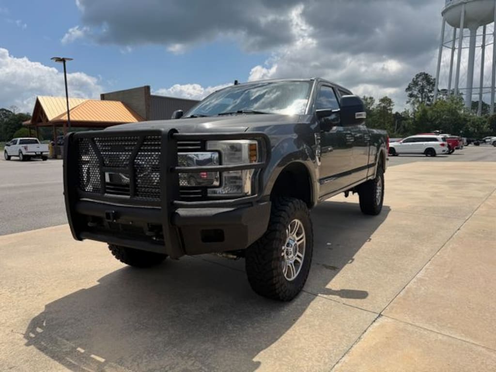 Used 2019 Ford F-250SD Lariat Truck