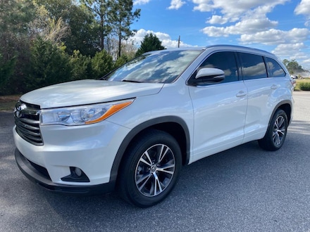 2016 Toyota Highlander XLE V6 SUV