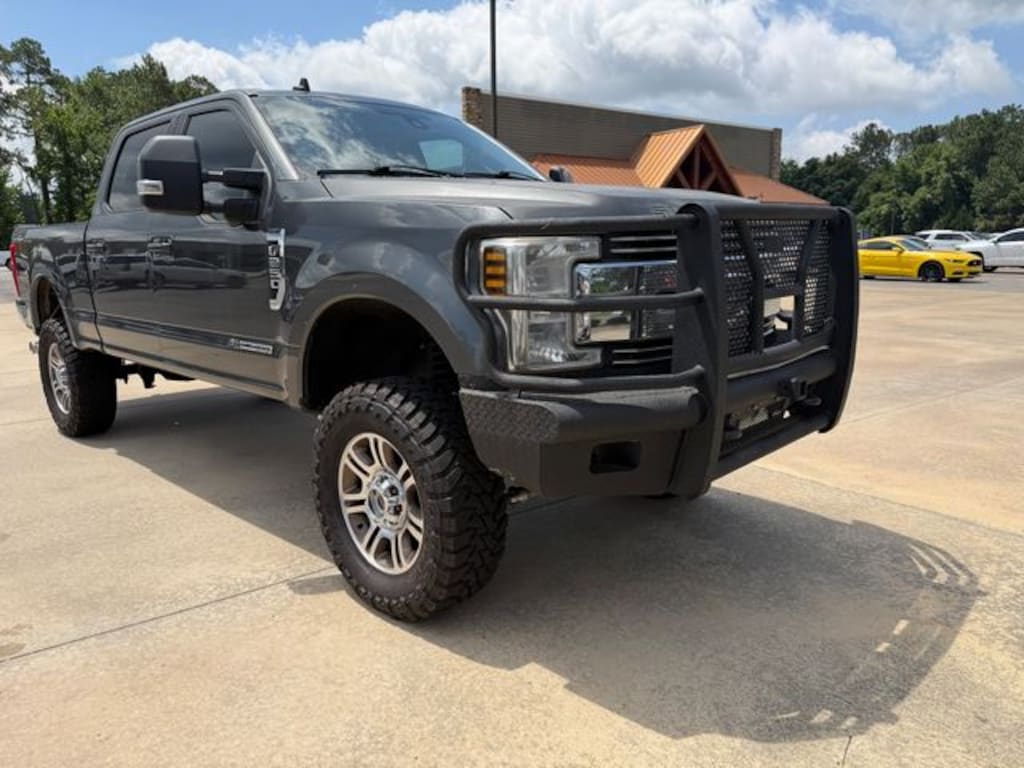 Used 2019 Ford F-250SD Lariat Truck