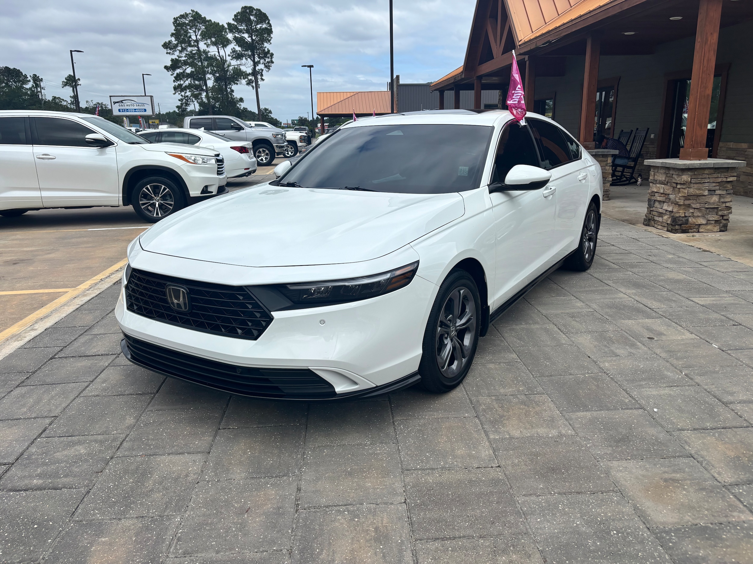 2024 Honda Accord Hybrid EX-L's photo