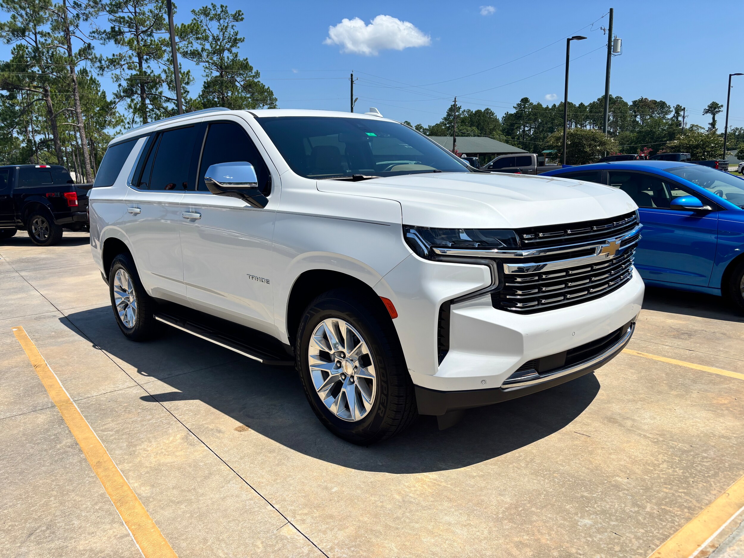 2022 Chevrolet Tahoe Premier photo 3