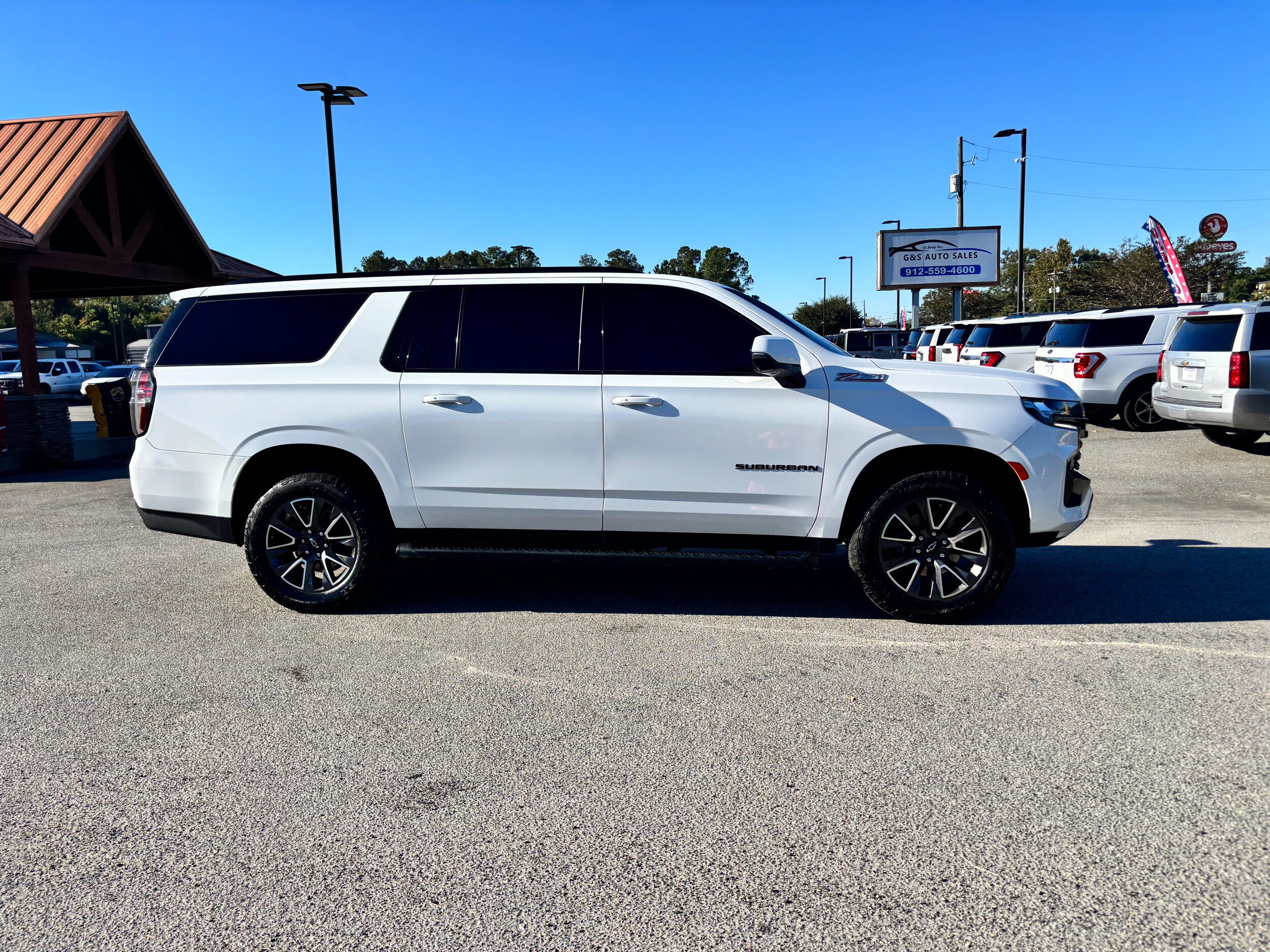 2022 Chevrolet Suburban Z71 photo 4