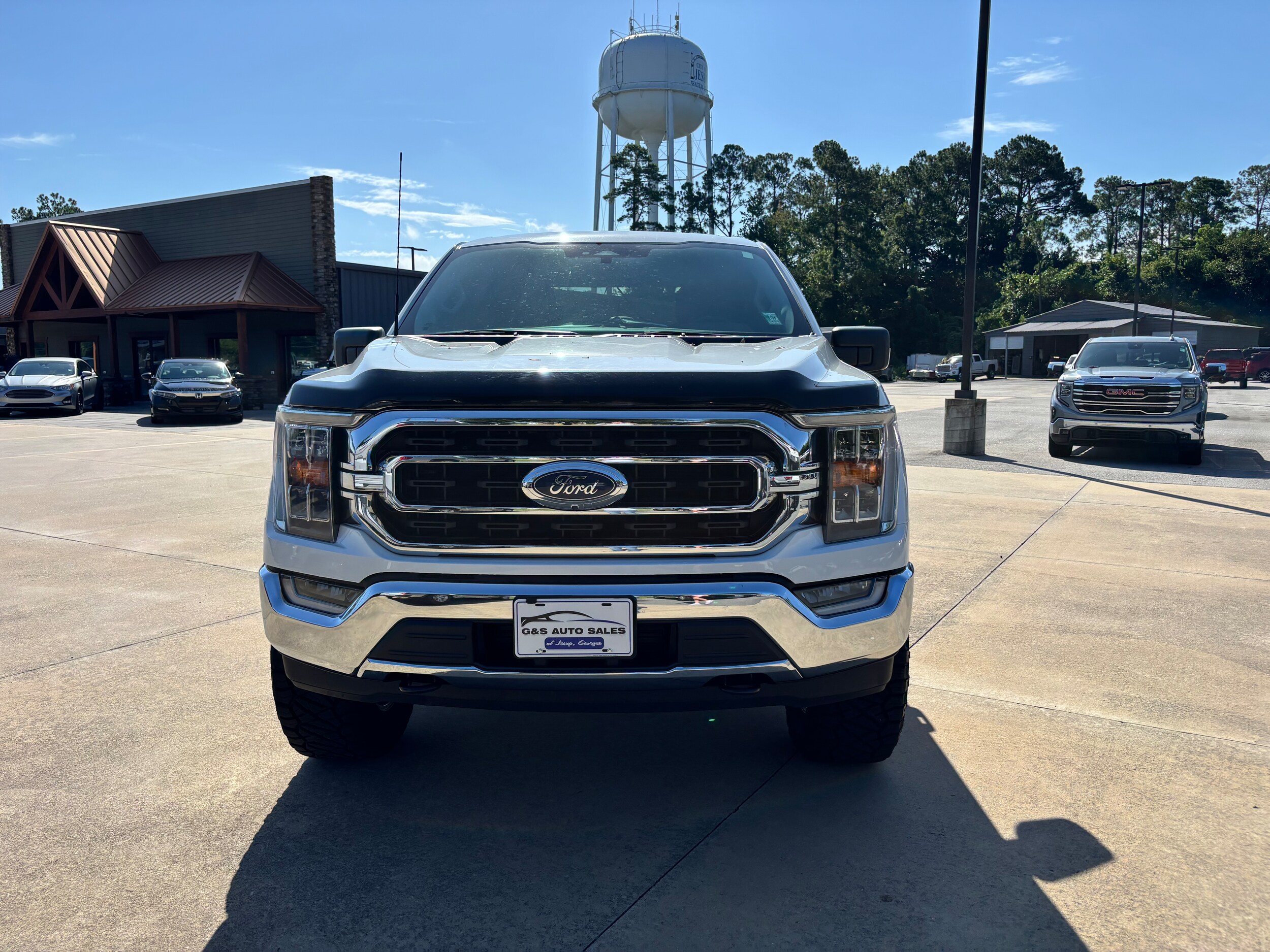 2022 Ford F-150 XLT photo 2
