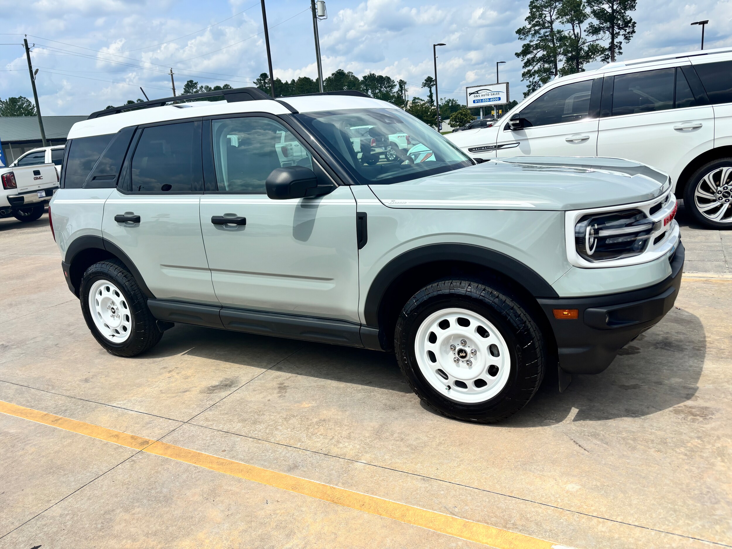 2024 Ford Bronco Sport Heritage photo 2