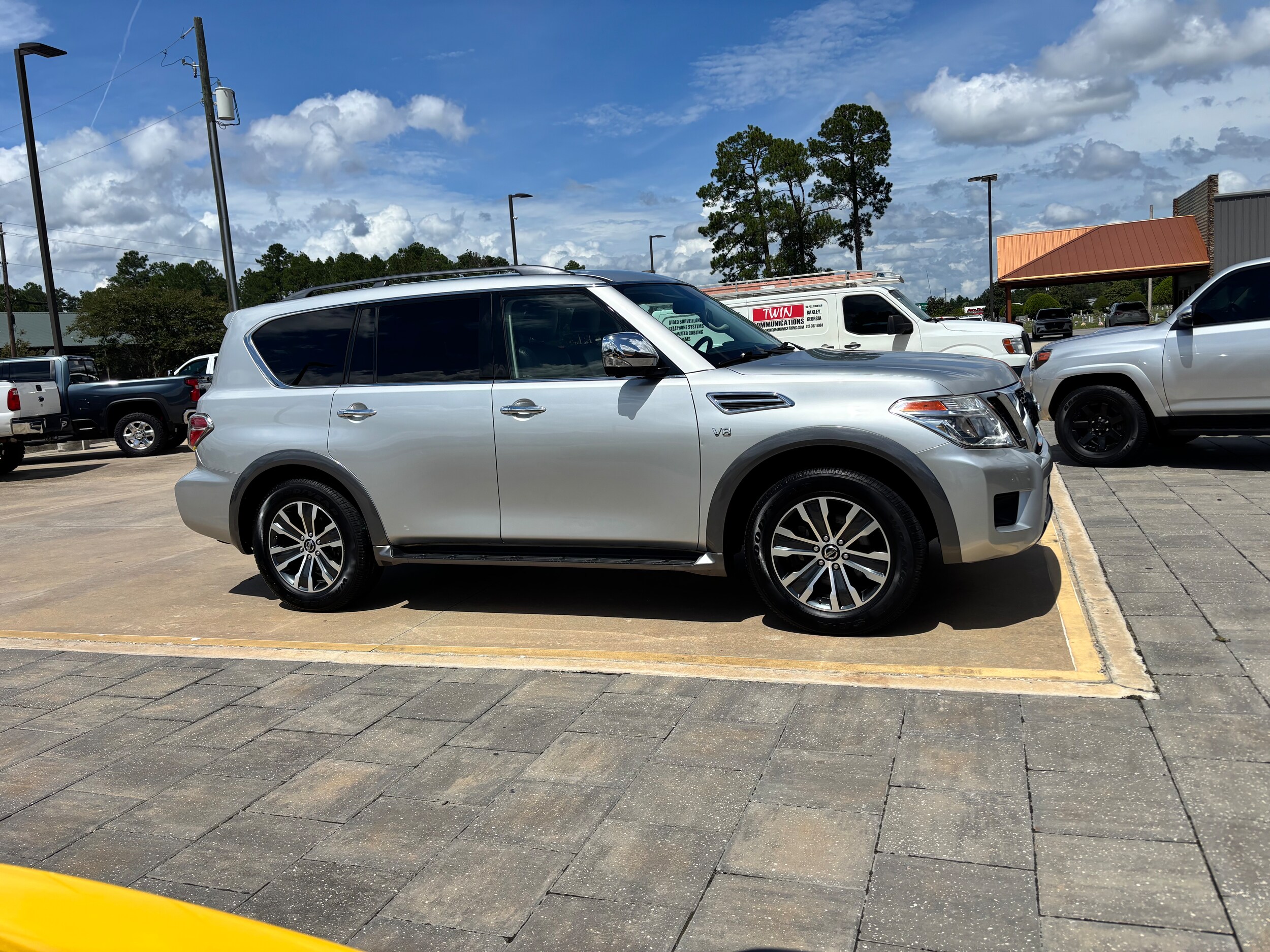 2020 Nissan Armada SL photo 4