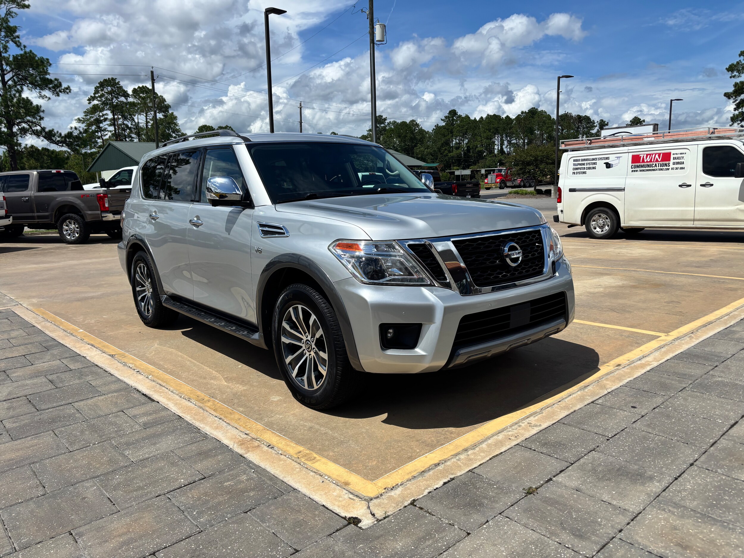 2020 Nissan Armada SL photo 3