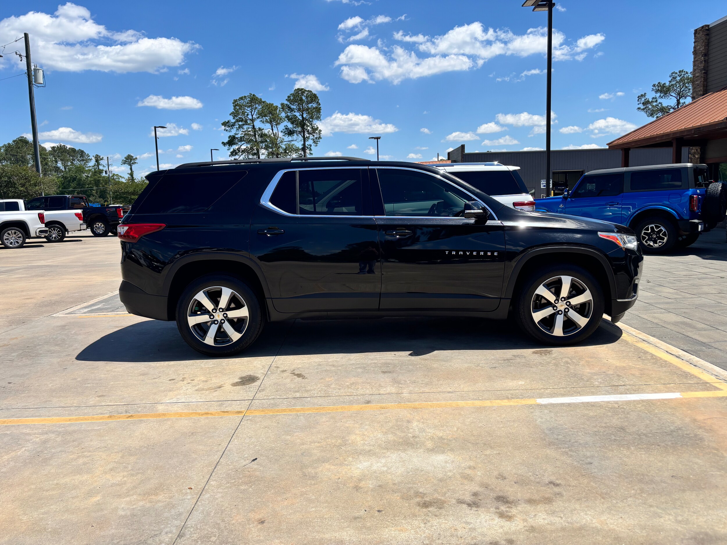 2020 Chevrolet Traverse Leather photo 4