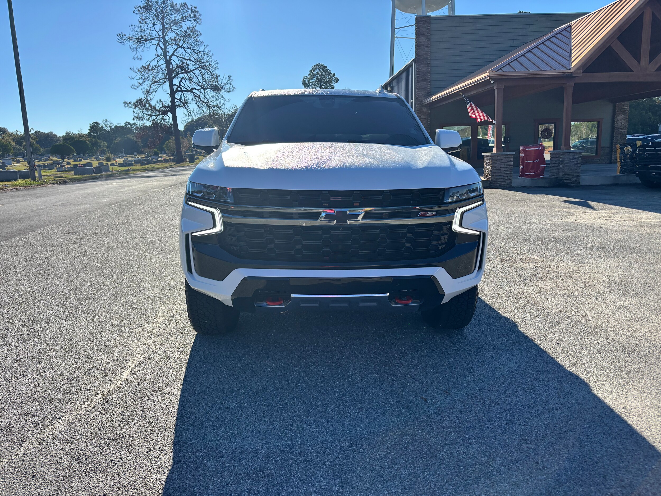 2022 Chevrolet Suburban Z71 photo 2