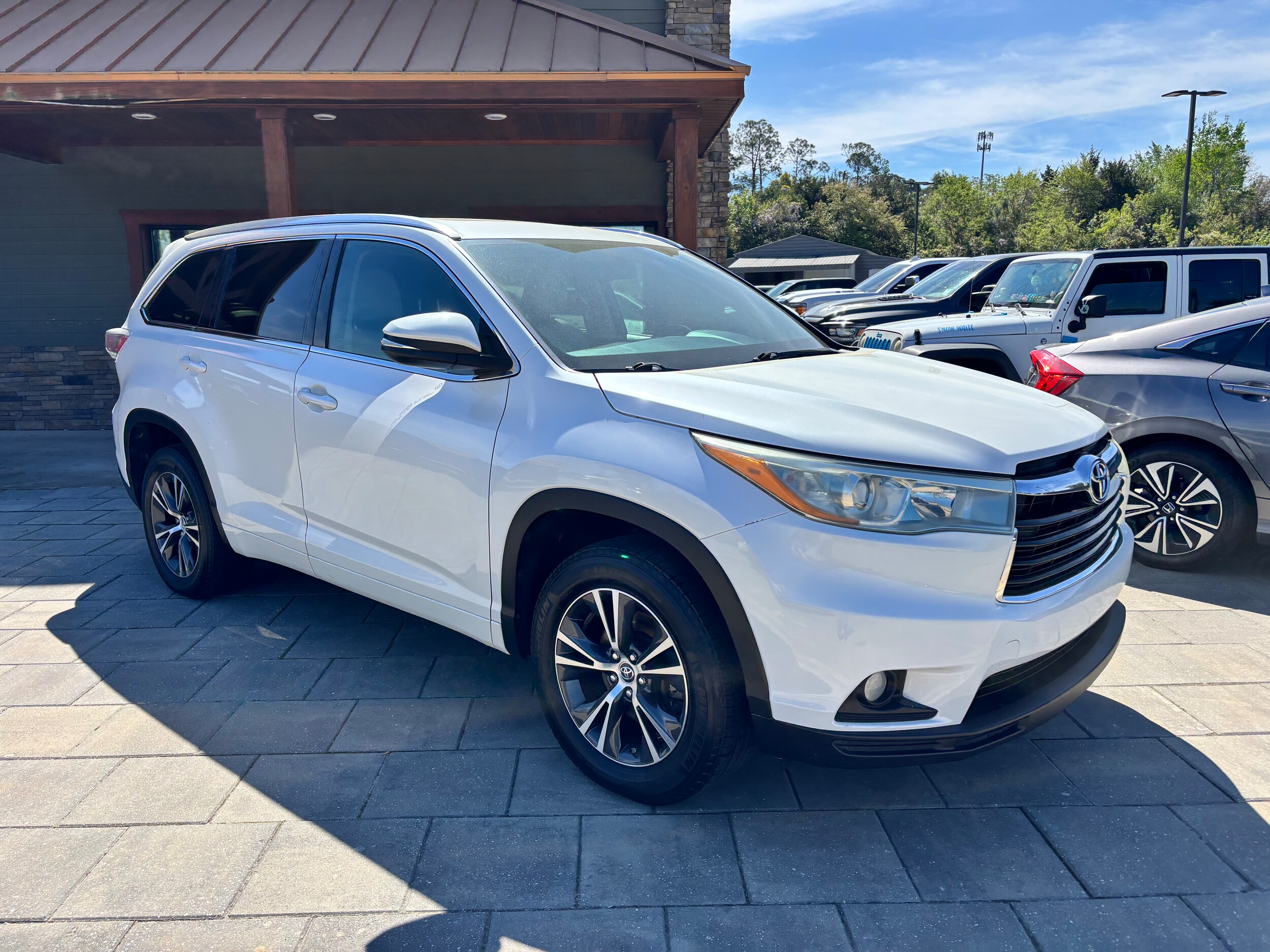 2016 Toyota Highlander XLE photo 3