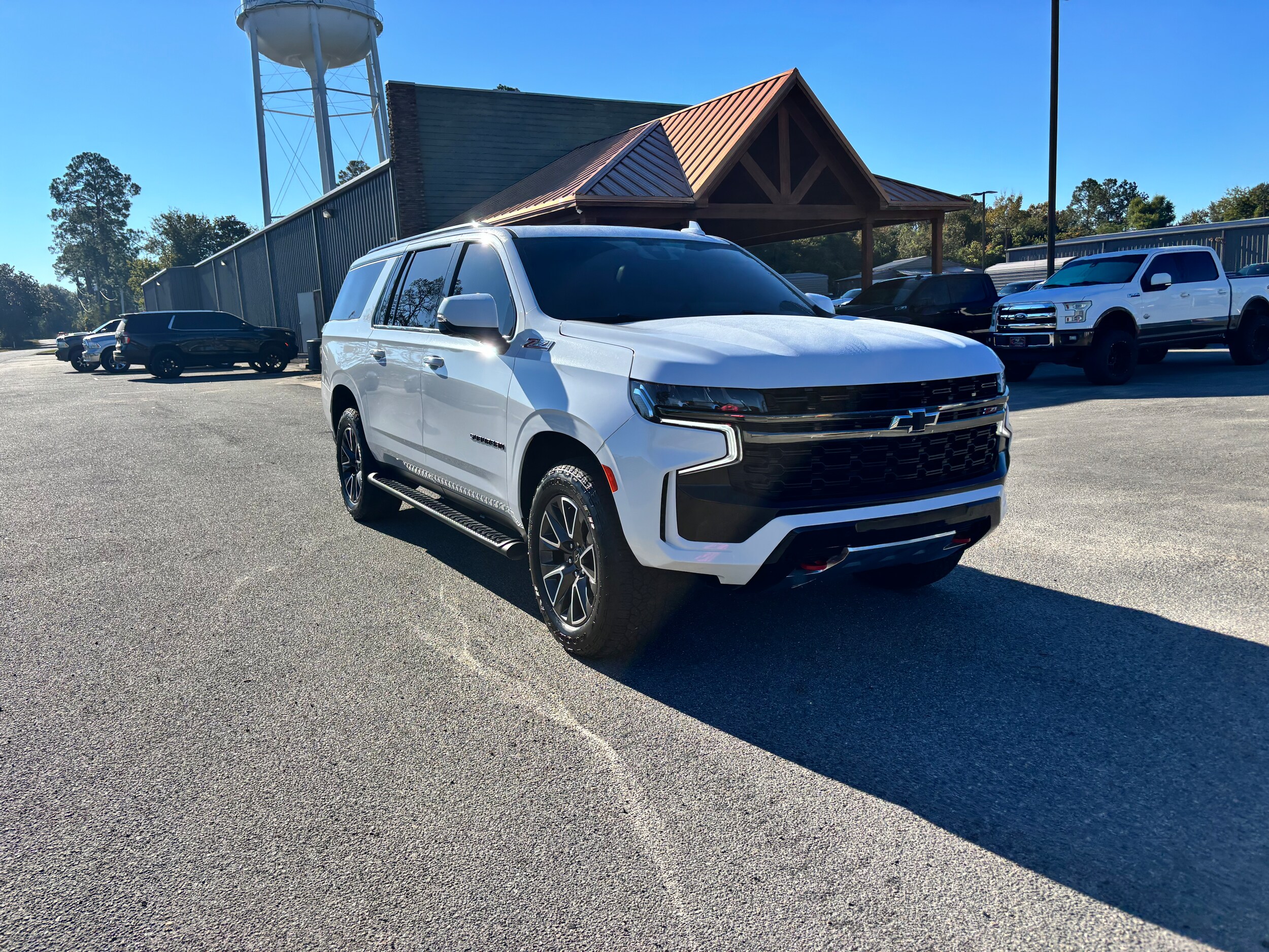 2022 Chevrolet Suburban Z71 photo 3