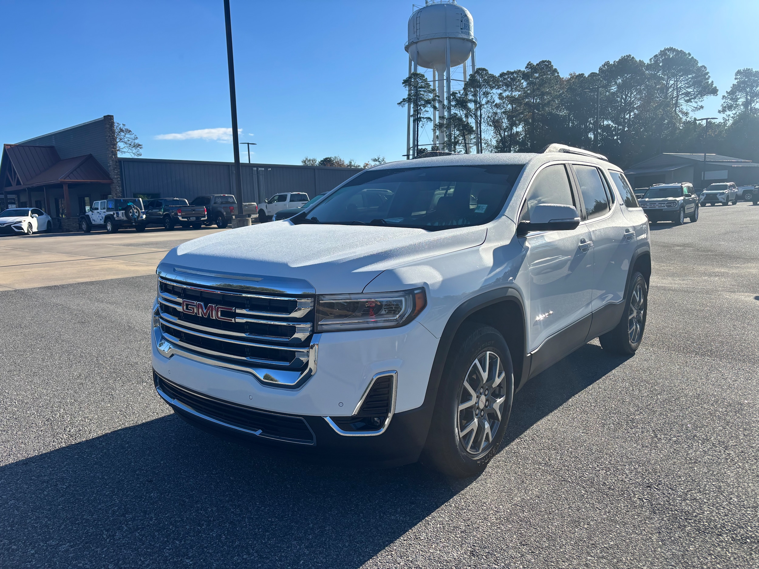 2023 GMC Acadia SLT's photo