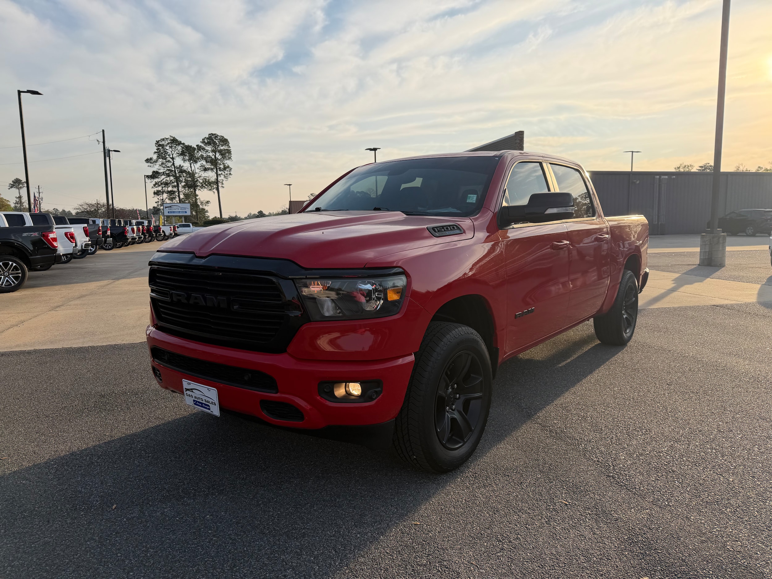 2021 RAM 1500 Big Horn/Lone Star 4x4 Crew Cab 5'7's photo
