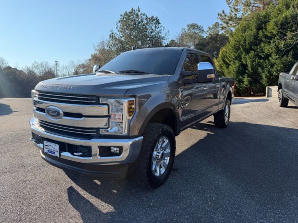 Used 2019 Ford F-250SD Lariat Truck