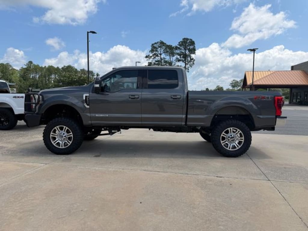 Used 2019 Ford F-250SD Lariat Truck