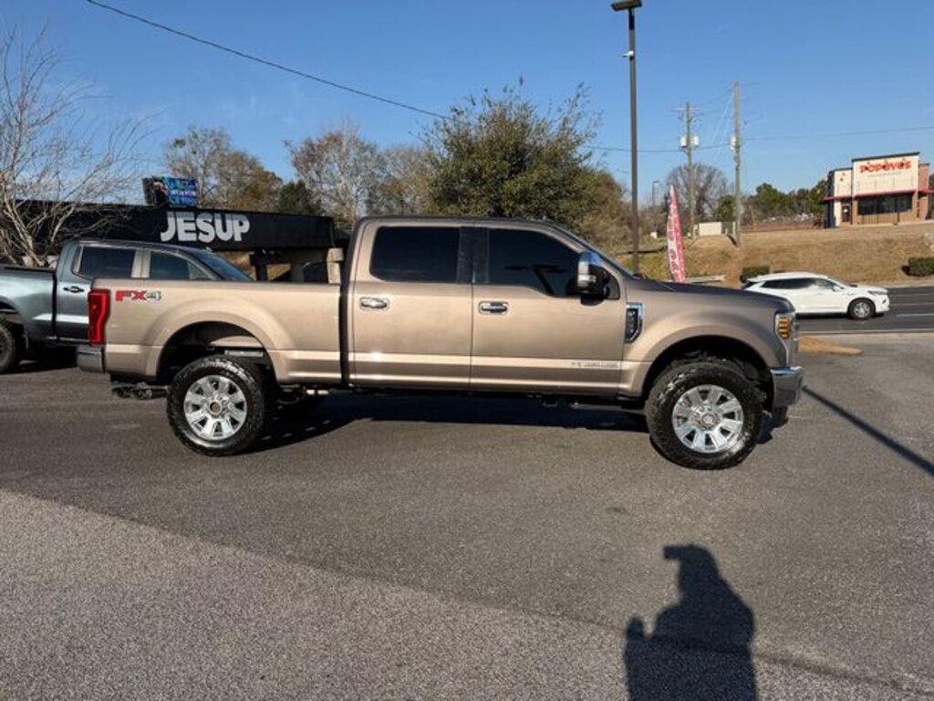Used 2019 Ford F-250SD Lariat Truck