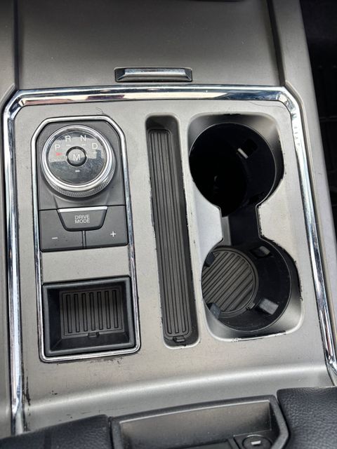 2020 Ford Expedition XLT - Photo 19