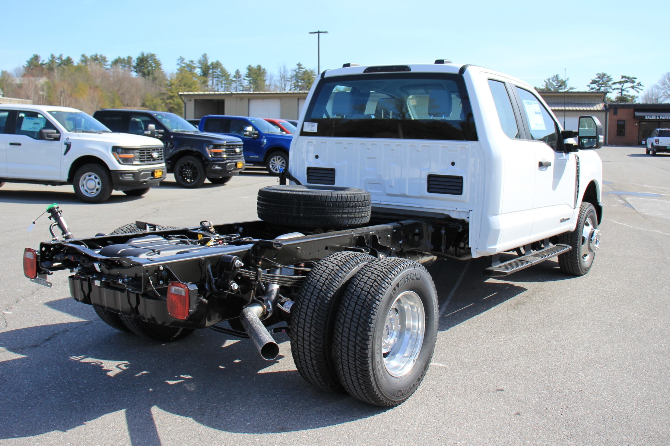 2025 Ford F-350 XL photo 4