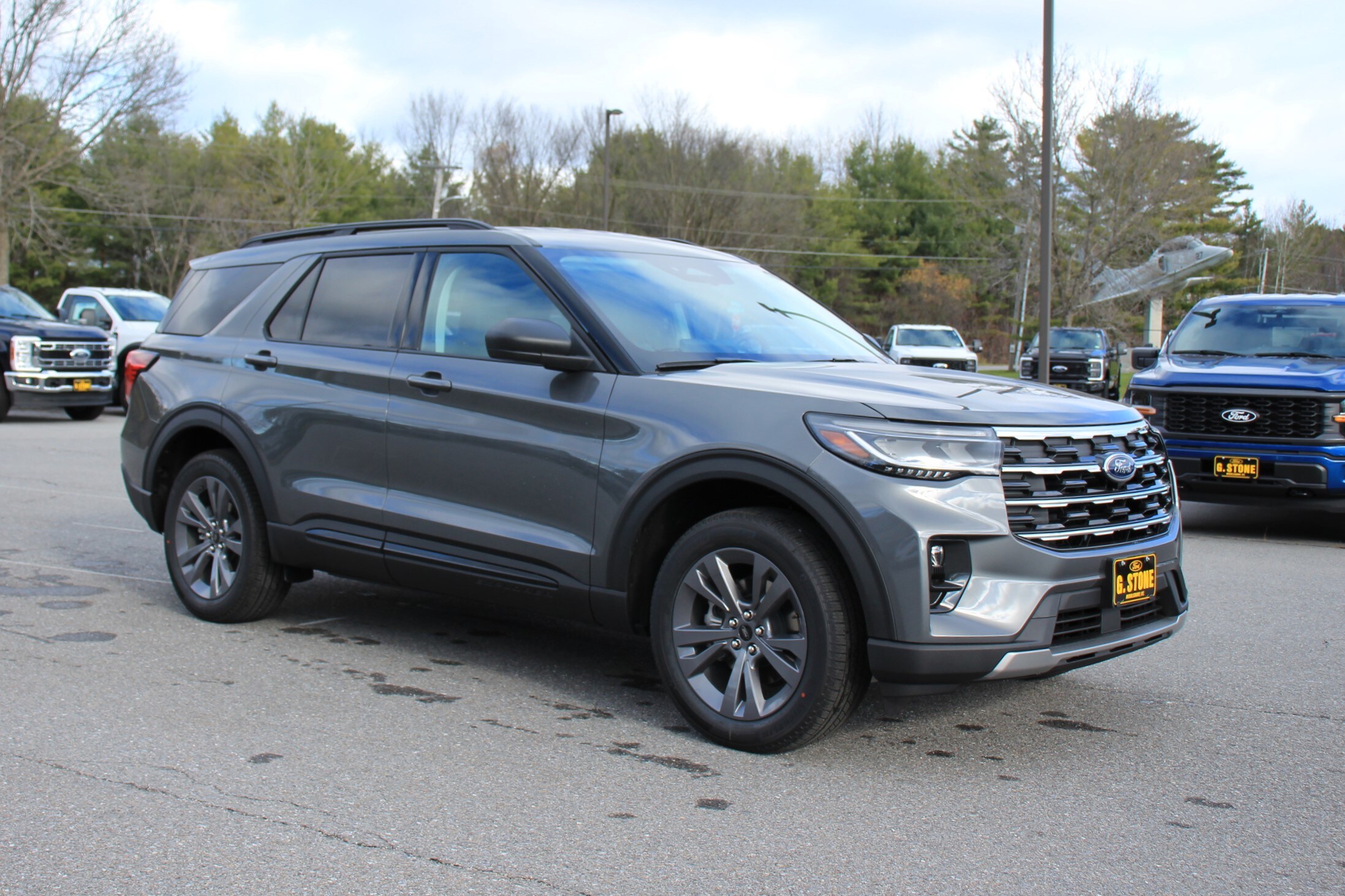 2026 Ford Explorer photo 3