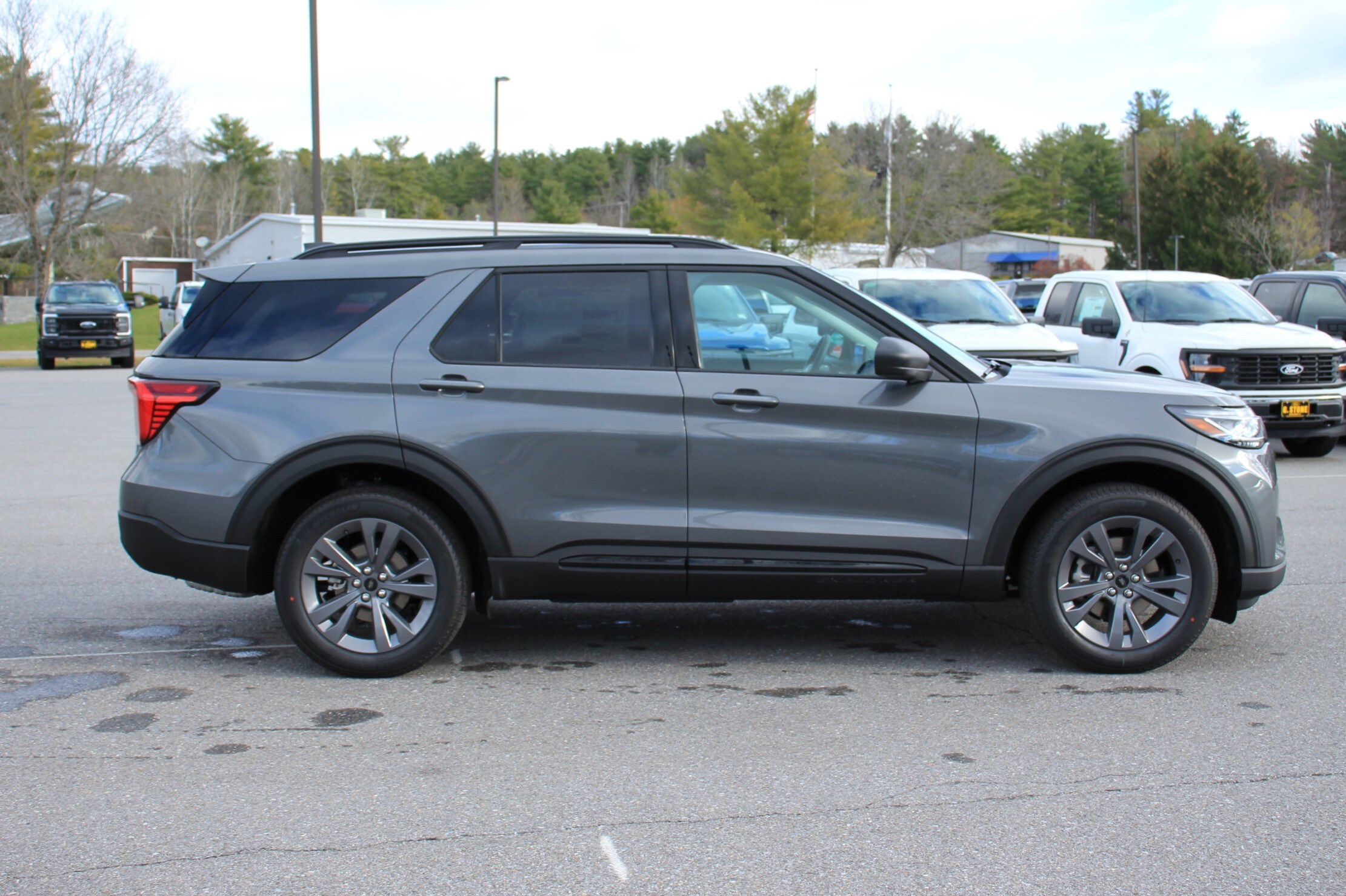2026 Ford Explorer photo 4