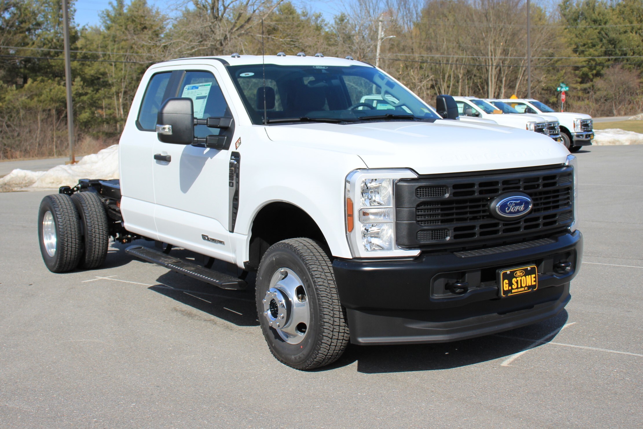 2025 Ford F-350 XL photo 2