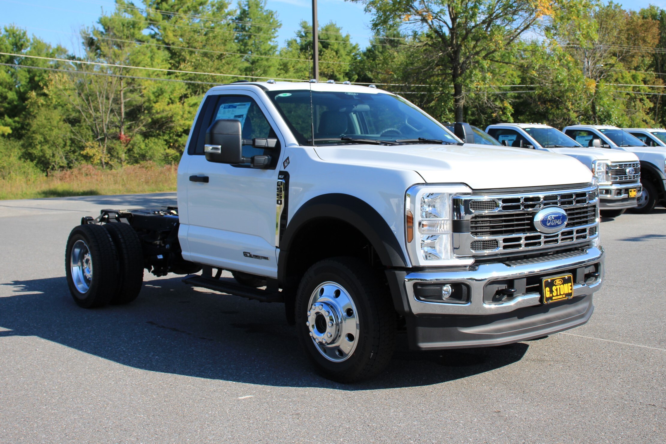 2025 Ford F-550 XLT photo 3