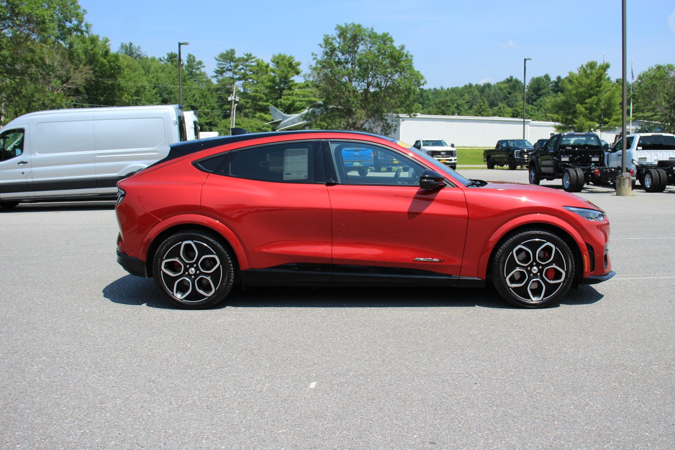 2022 Ford Mustang Mach-E GT photo 4