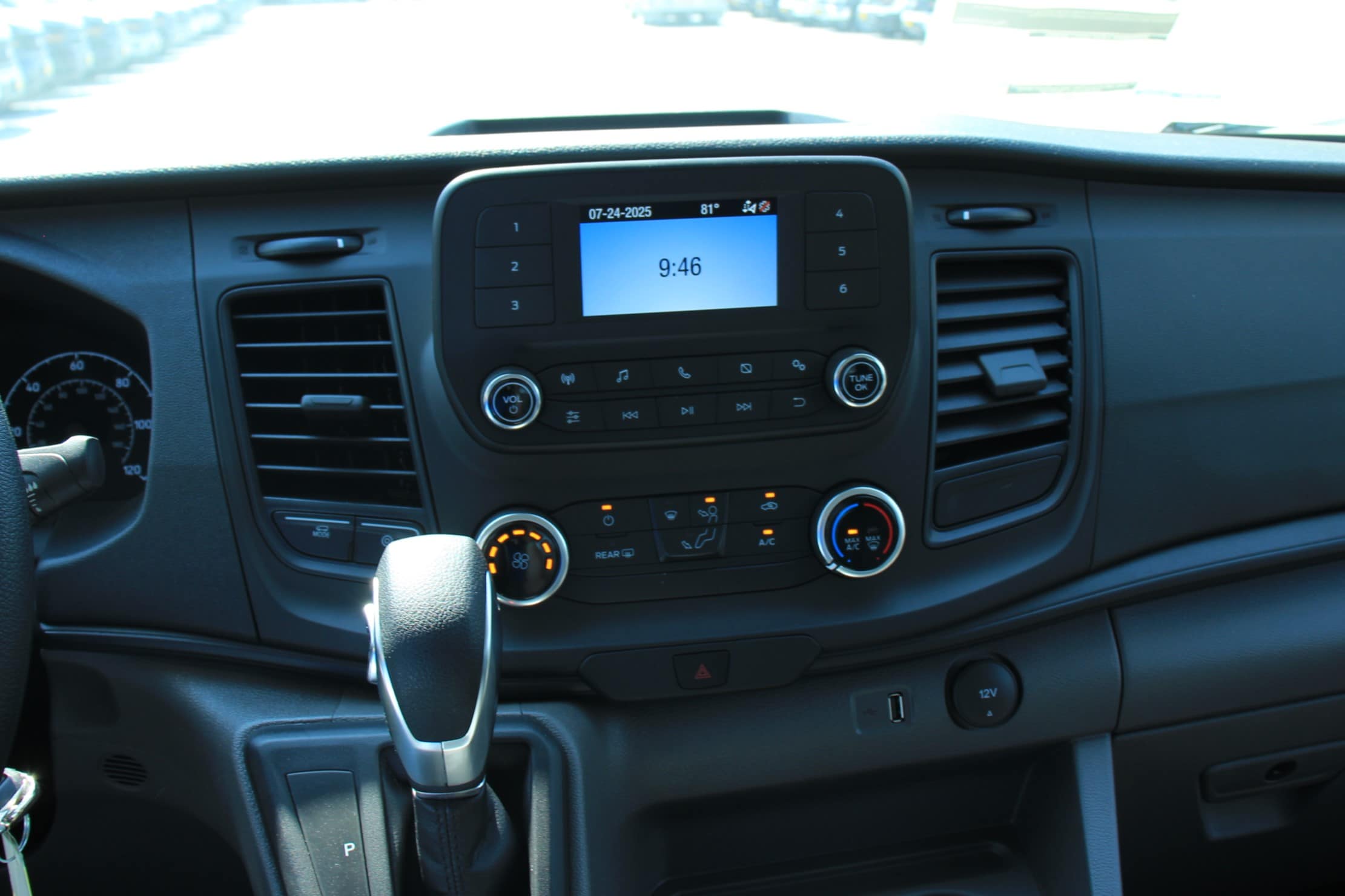 2025 Ford Transit Van Base - Photo 10