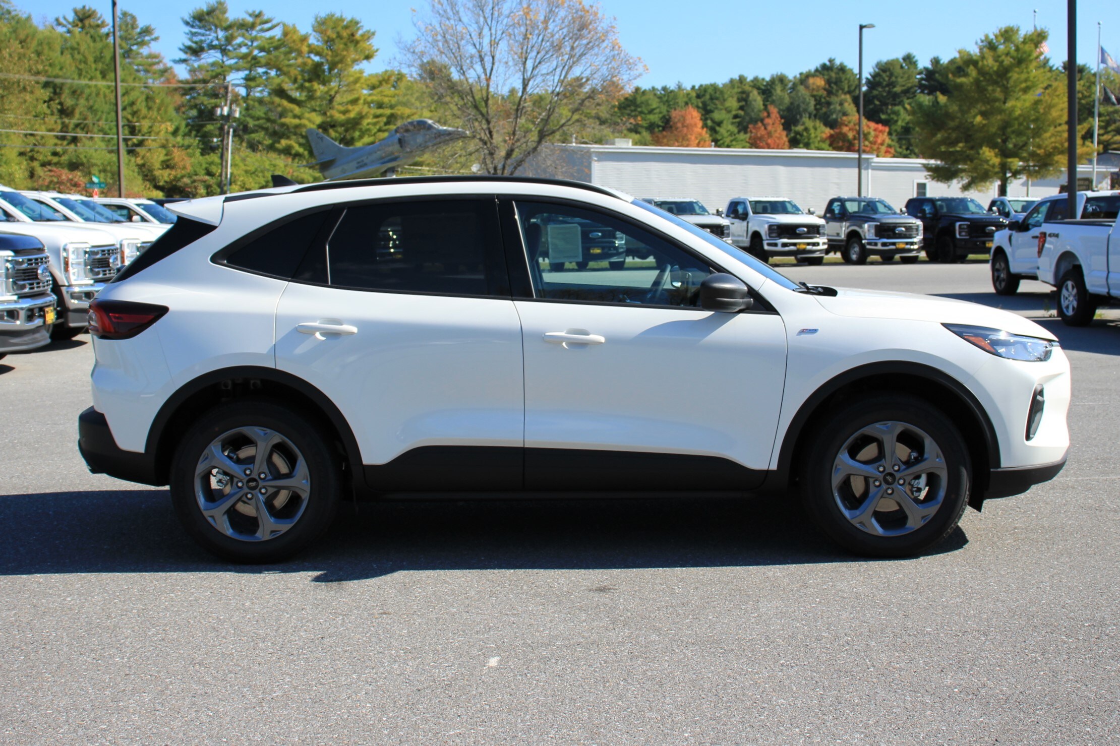 2025 Ford Escape ST-Line photo 4