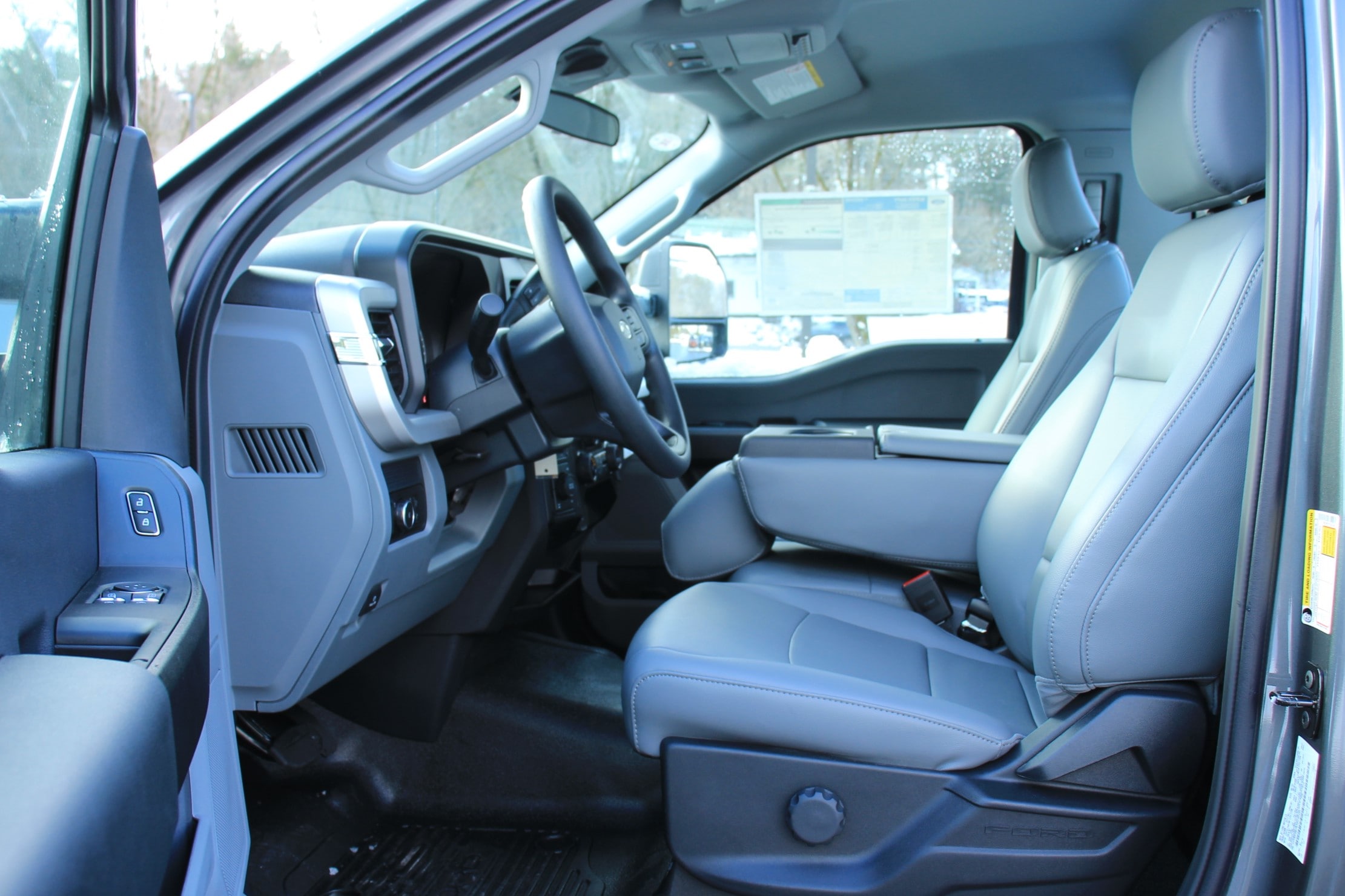 2026 Ford F-350 Super Duty XL - Photo 10
