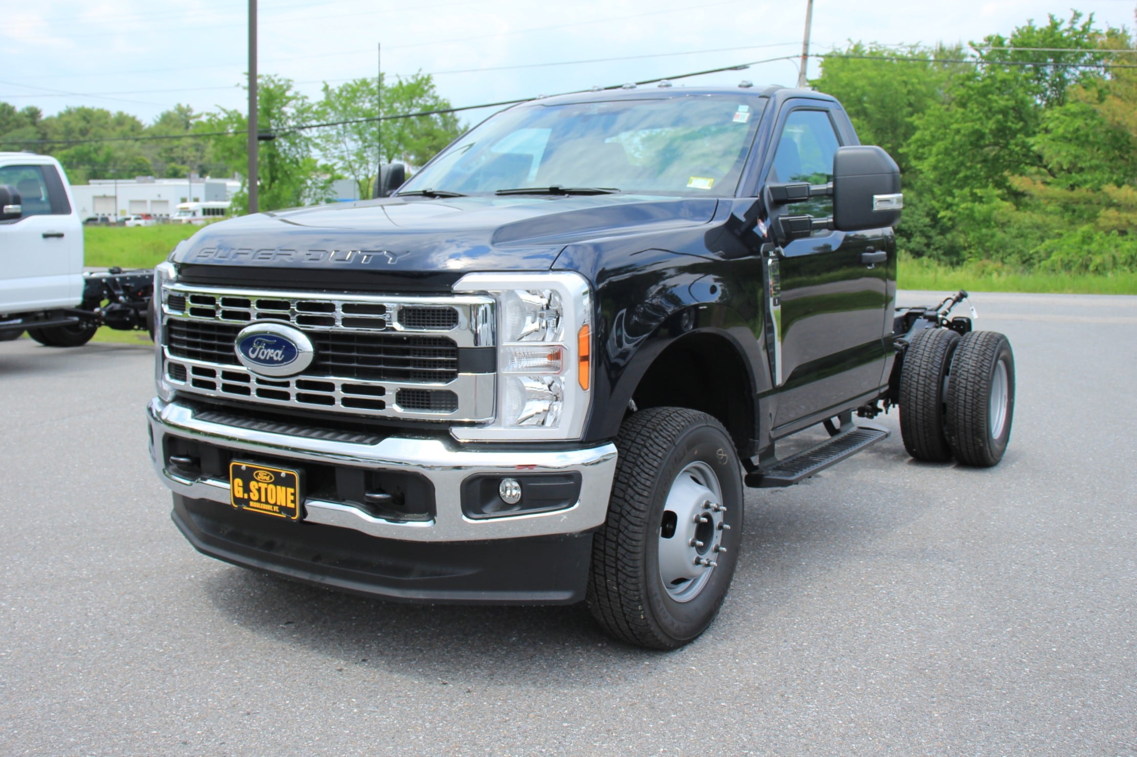 2025 Ford F-350 Chassis Truck Regular Cab 