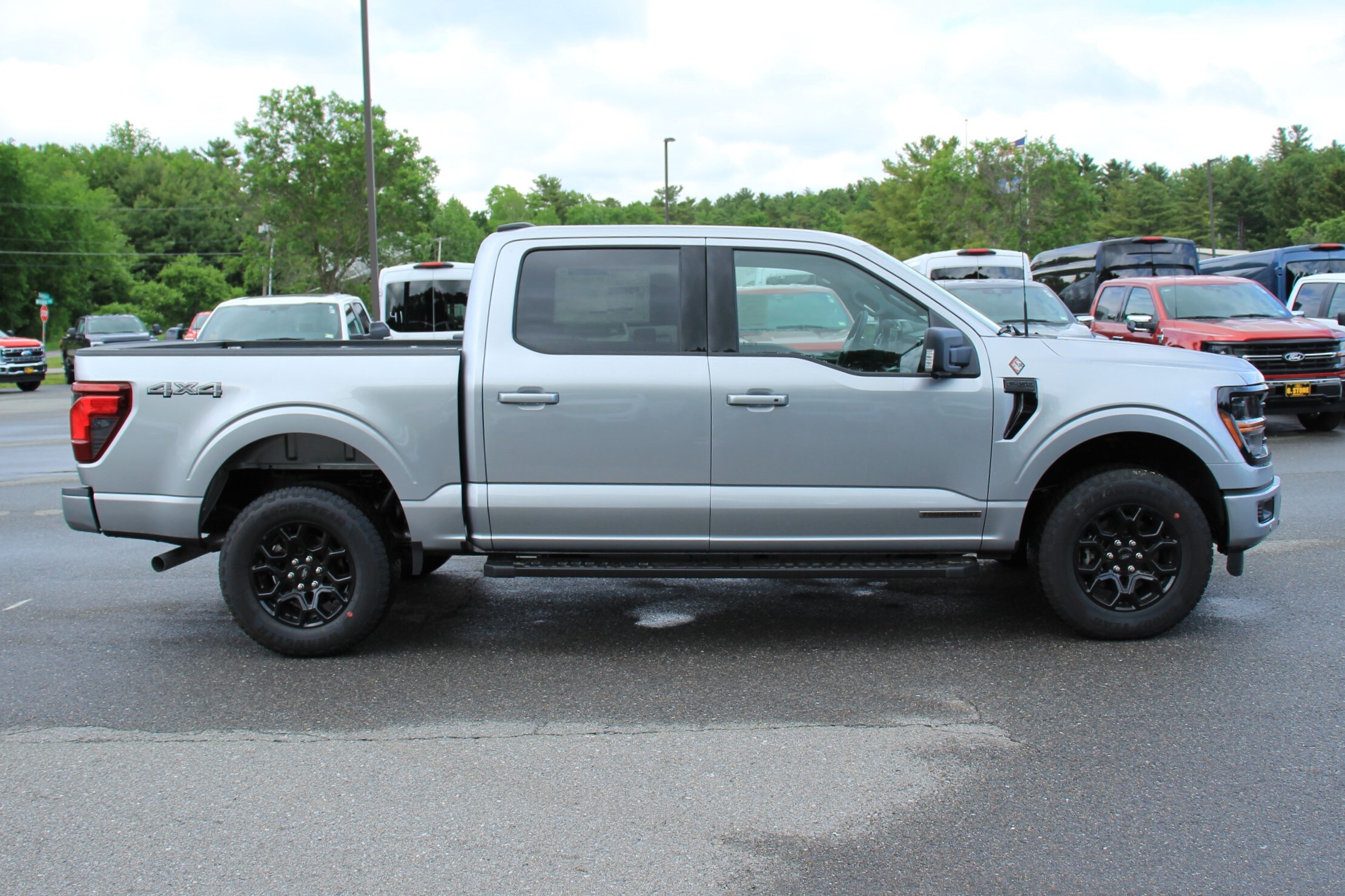2025 Ford F-150 XLT photo 4