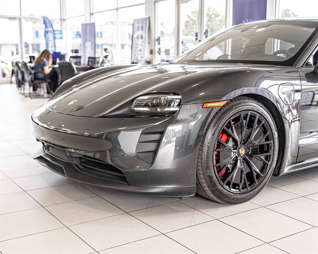 2022 Porsche Taycan GTS photo 4
