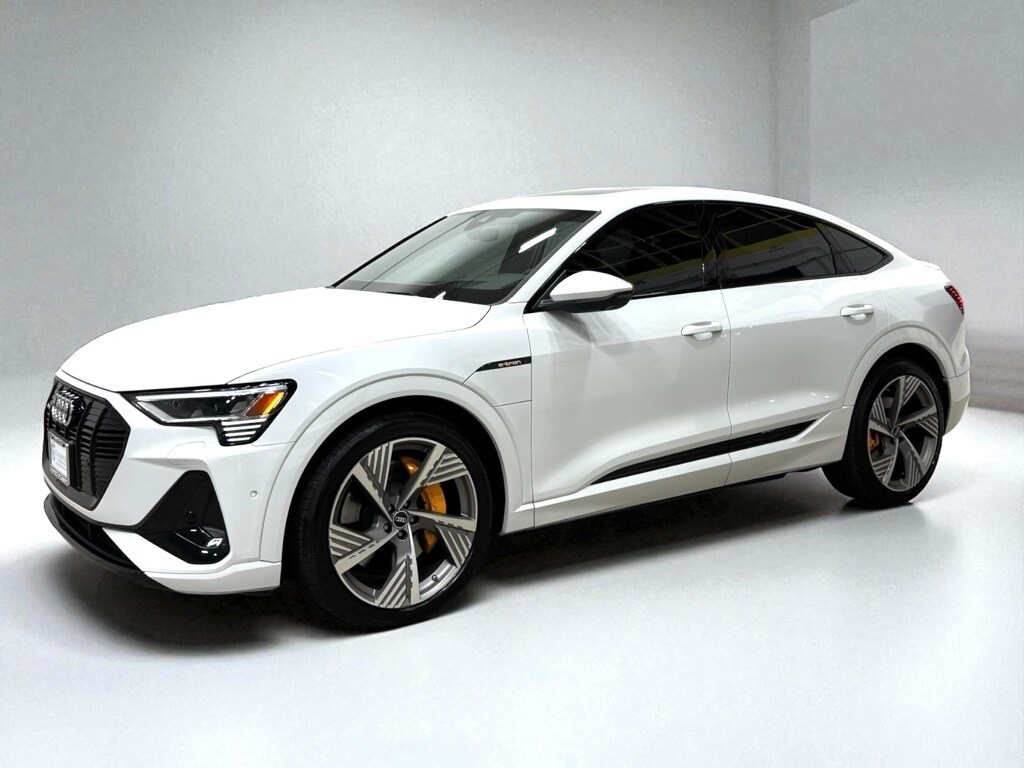 2023 Audi e-tron Sportback S line Prestige photo 2
