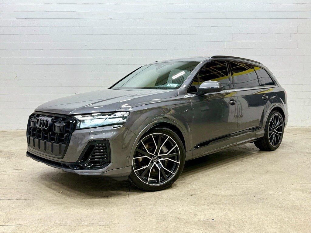 2025 Audi Q7 55 Premium Plus photo 2