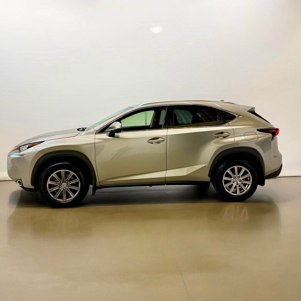 2017 Lexus NX 200t Luxury photo 4