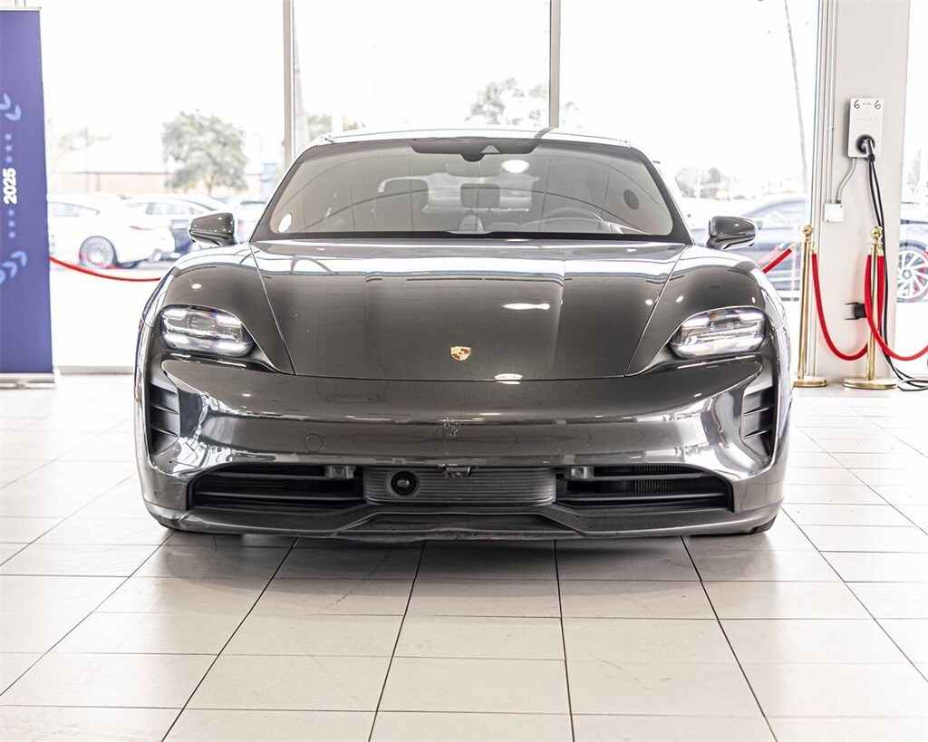 2022 Porsche Taycan GTS photo 2