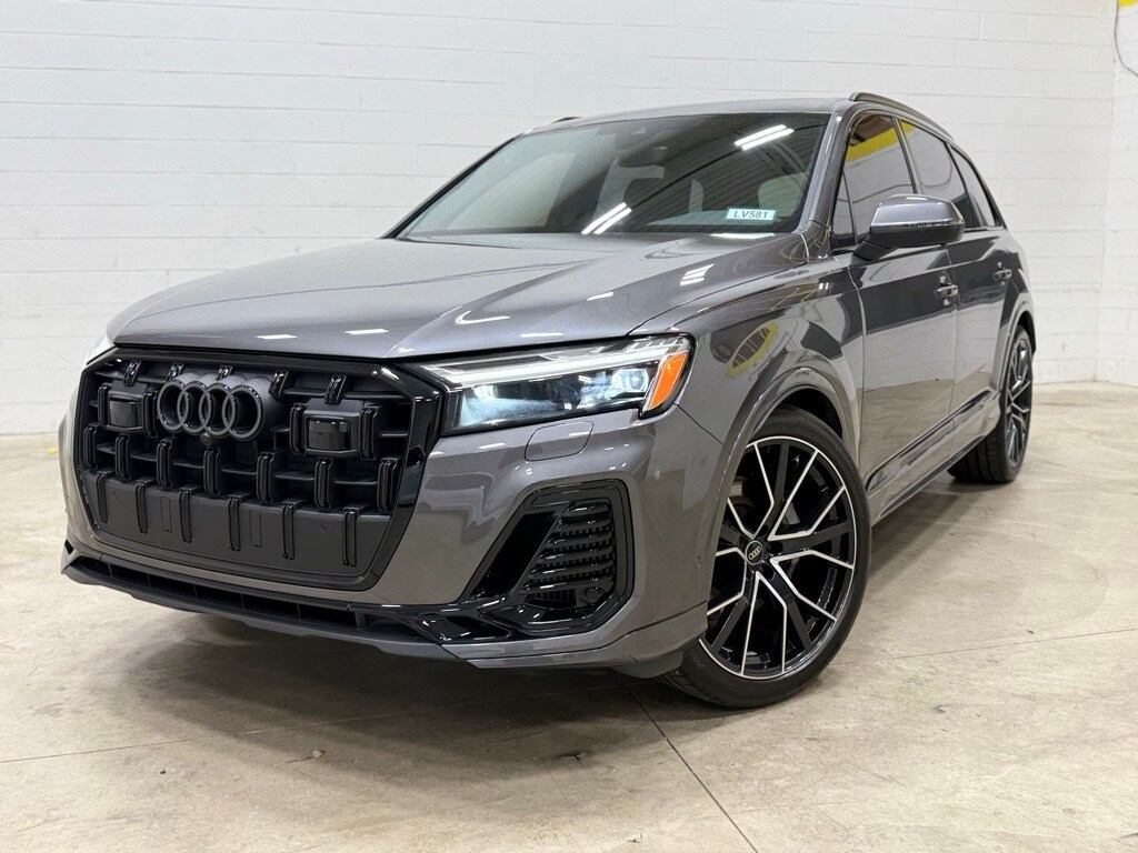 2025 Audi Q7 55 Premium Plus photo 3