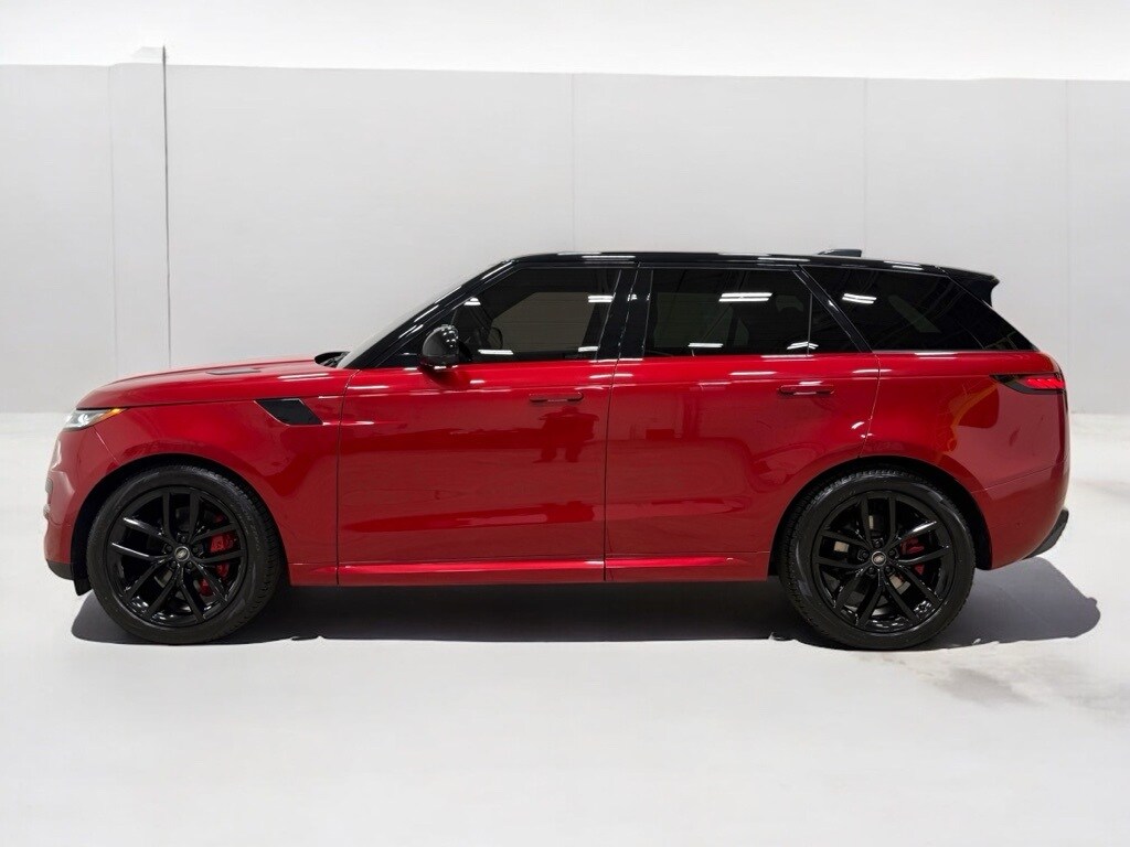 2023 Land Rover Range Rover Sport SE photo 3