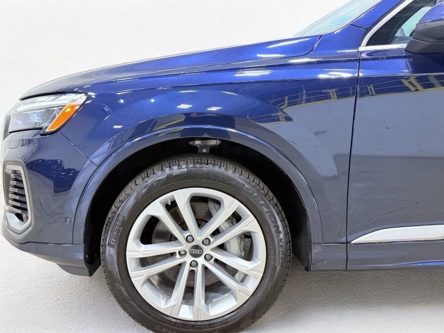 2025 Audi Q7 45 Premium Plus photo 2