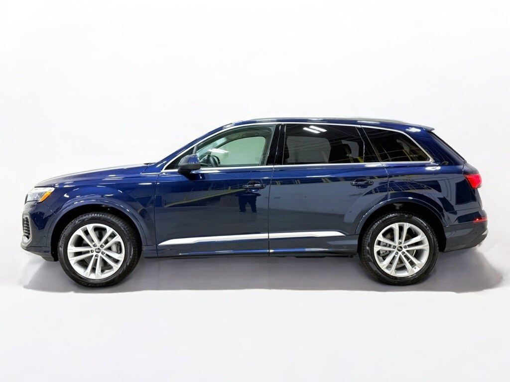 2025 Audi Q7 45 Premium Plus photo 3