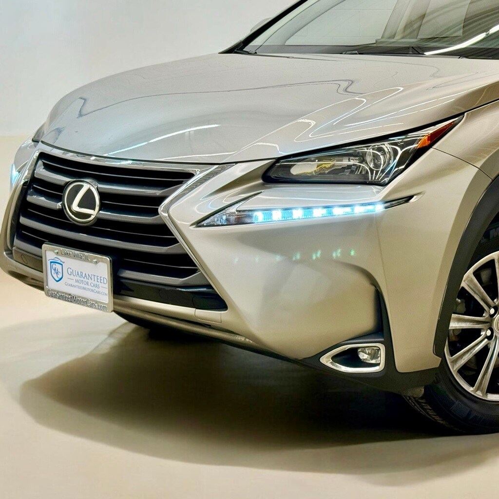 2017 Lexus NX 200t Luxury photo 2