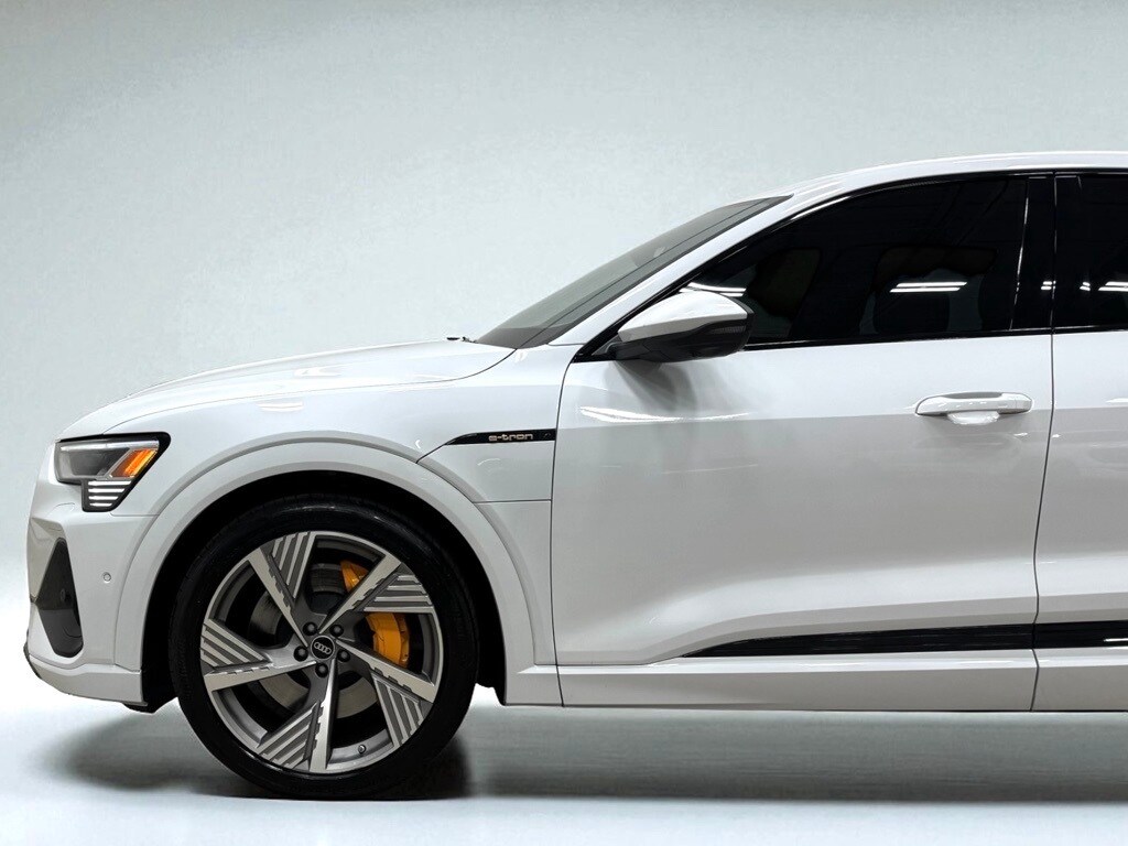 2023 Audi e-tron Sportback S line Prestige photo 3